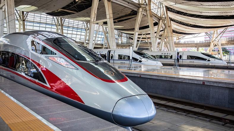 京沪高铁披露巨额资管规模,证监会质疑公司定位